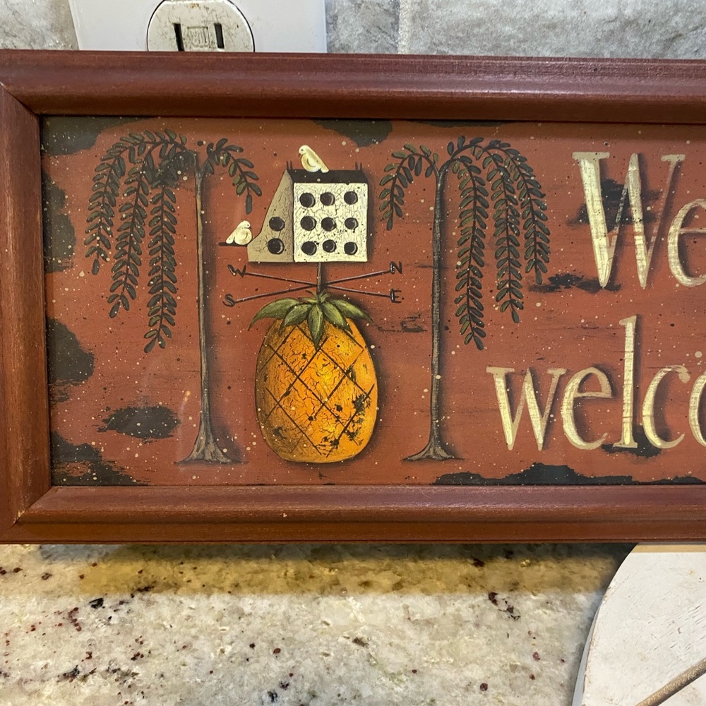 Rustic Welcome Sign with Pineapple Design - Picture 2 of 5
